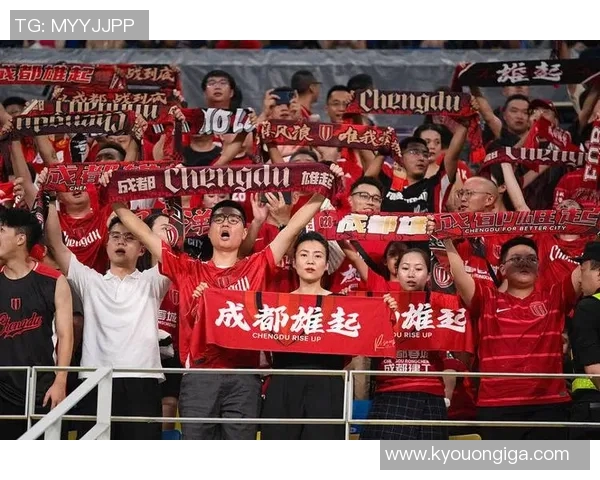 成都足球队实力之争引发热议球迷观点各异分析球队未来发展