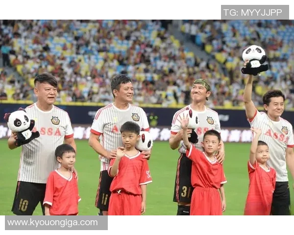 最强足球明星同框合影高清大赏尽显球场风采与荣耀