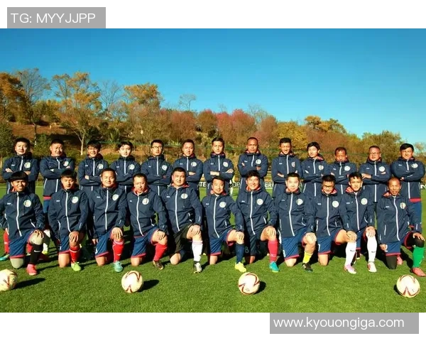 杭州足球队逆袭之路揭秘:从低谷到巅峰的奋斗与荣耀 杭州足球队逆袭之路揭秘:从低谷到巅峰的奋斗与荣耀