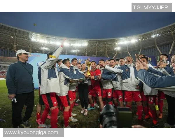 足球明星不幸遇难震惊全球球迷引发广泛哀悼与追忆 足球明星不幸遇难震惊全球球迷引发广泛哀悼与追忆