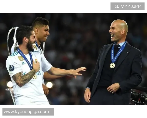 足球明星炫技视频大赏精彩瞬间回顾与技巧解析让你领略足球魅力与激情