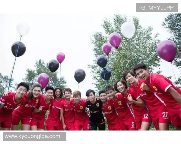 足球明星甜蜜合照高清展现运动与爱情的完美结合 足球明星甜蜜合照高清展现运动与爱情的完美结合