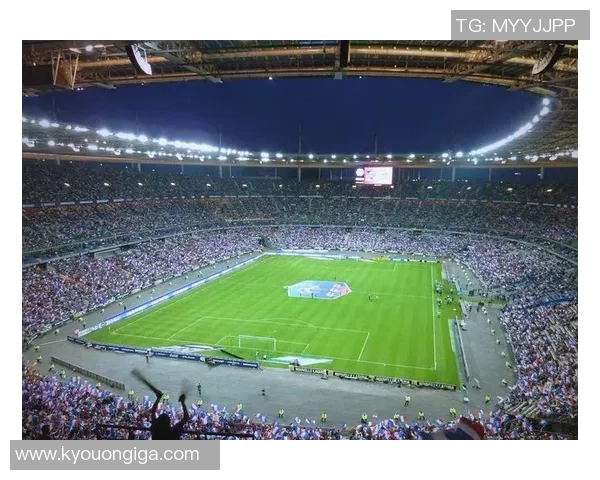 足球明星经典瞬间回顾精彩集锦让你重温绿茵场上的辉煌时刻 足球明星经典瞬间回顾精彩集锦让你重温绿茵场上的辉煌时刻