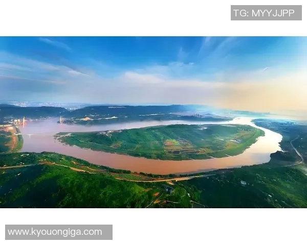 重庆羽毛球队在联合会杯中的辉煌突破与成长历程全景回顾 重庆羽毛球队在联合会杯中的辉煌突破与成长历程全景回顾